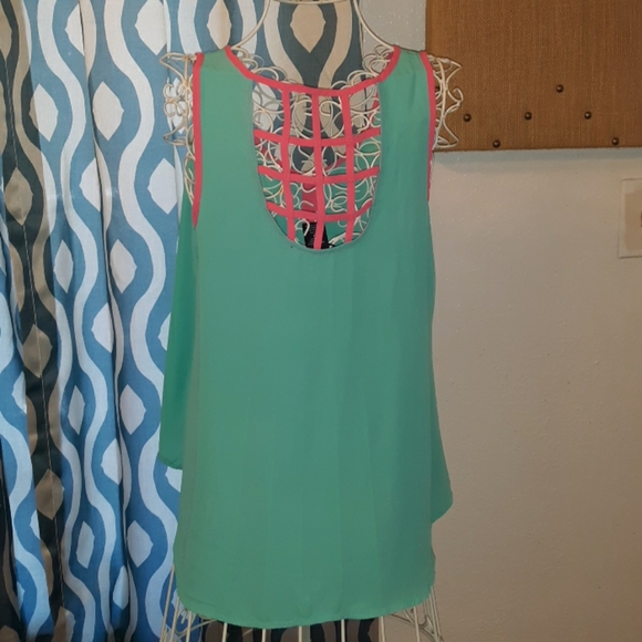 Light Blue & Pink CUTE🌻🌻 Spring Tank - Picture 3 of 6